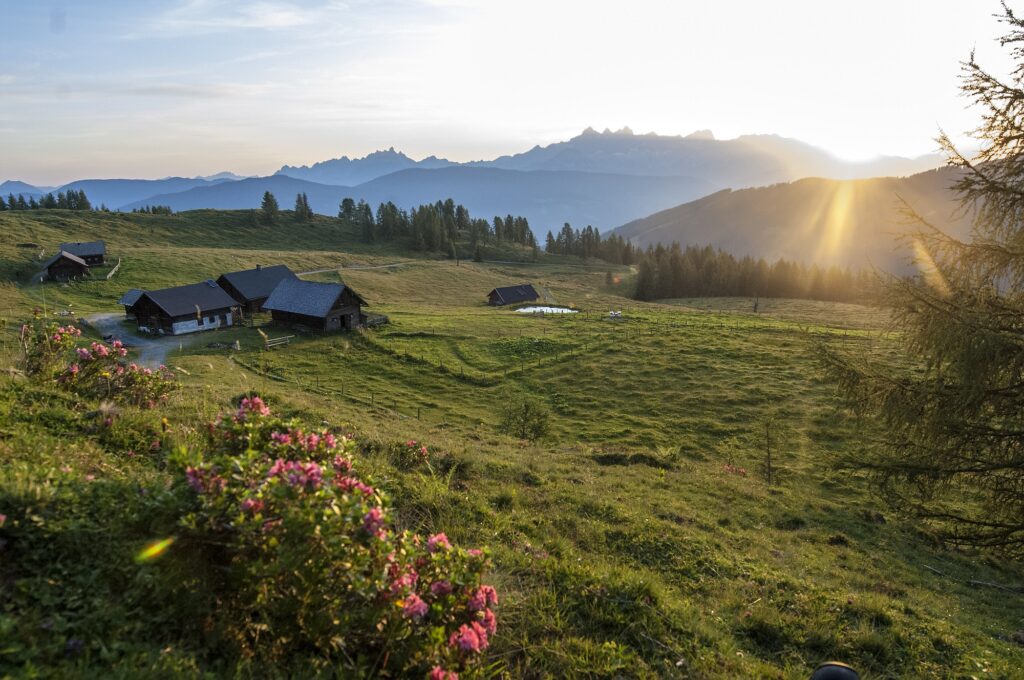 Sonnenaufgang auf den Lackenalmen in Altenmarkt